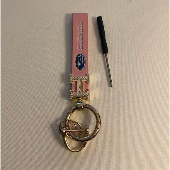 Key Fob Keychain in Pink leather with Logo NWT - Picture 4 of 5